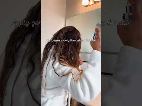 LEAVE-IN SPRAY